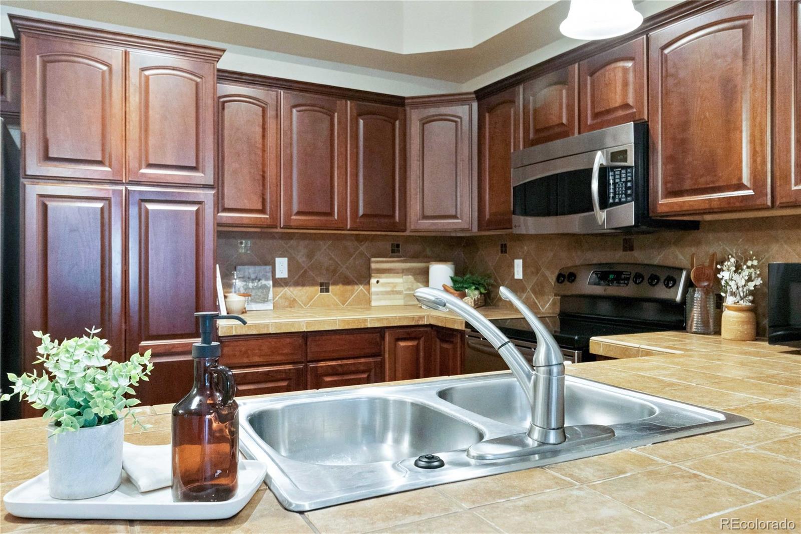 MLS Image #8 for 10052 w ute place,littleton, Colorado
