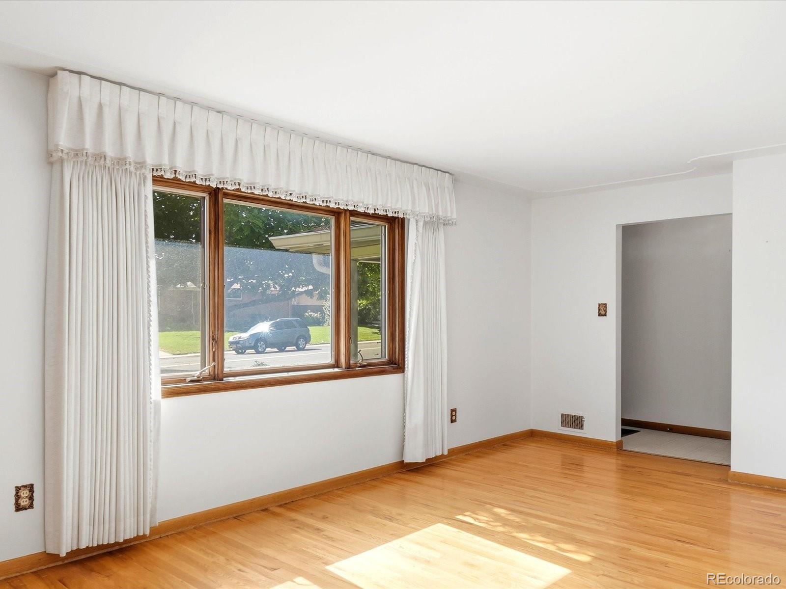 MLS Image #11 for 275  moline street,aurora, Colorado