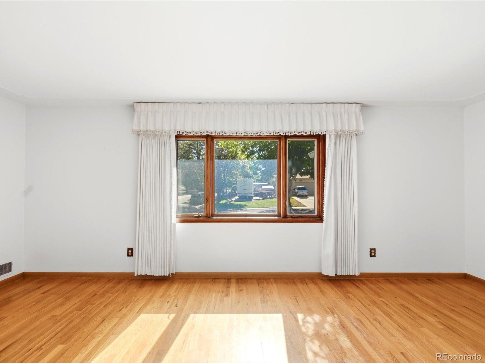 MLS Image #12 for 275  moline street,aurora, Colorado