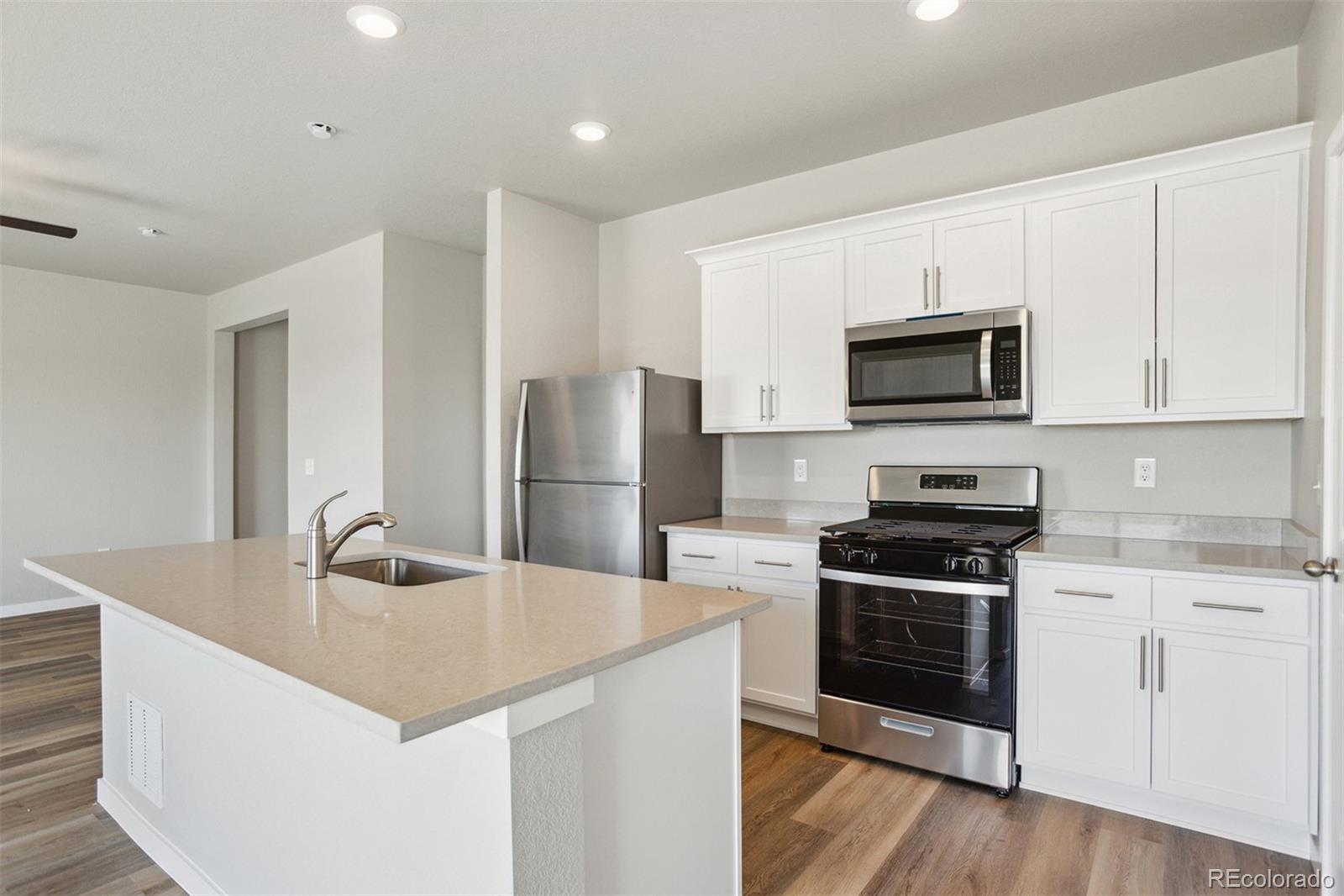 MLS Image #5 for 48160  shetland drive,bennett, Colorado