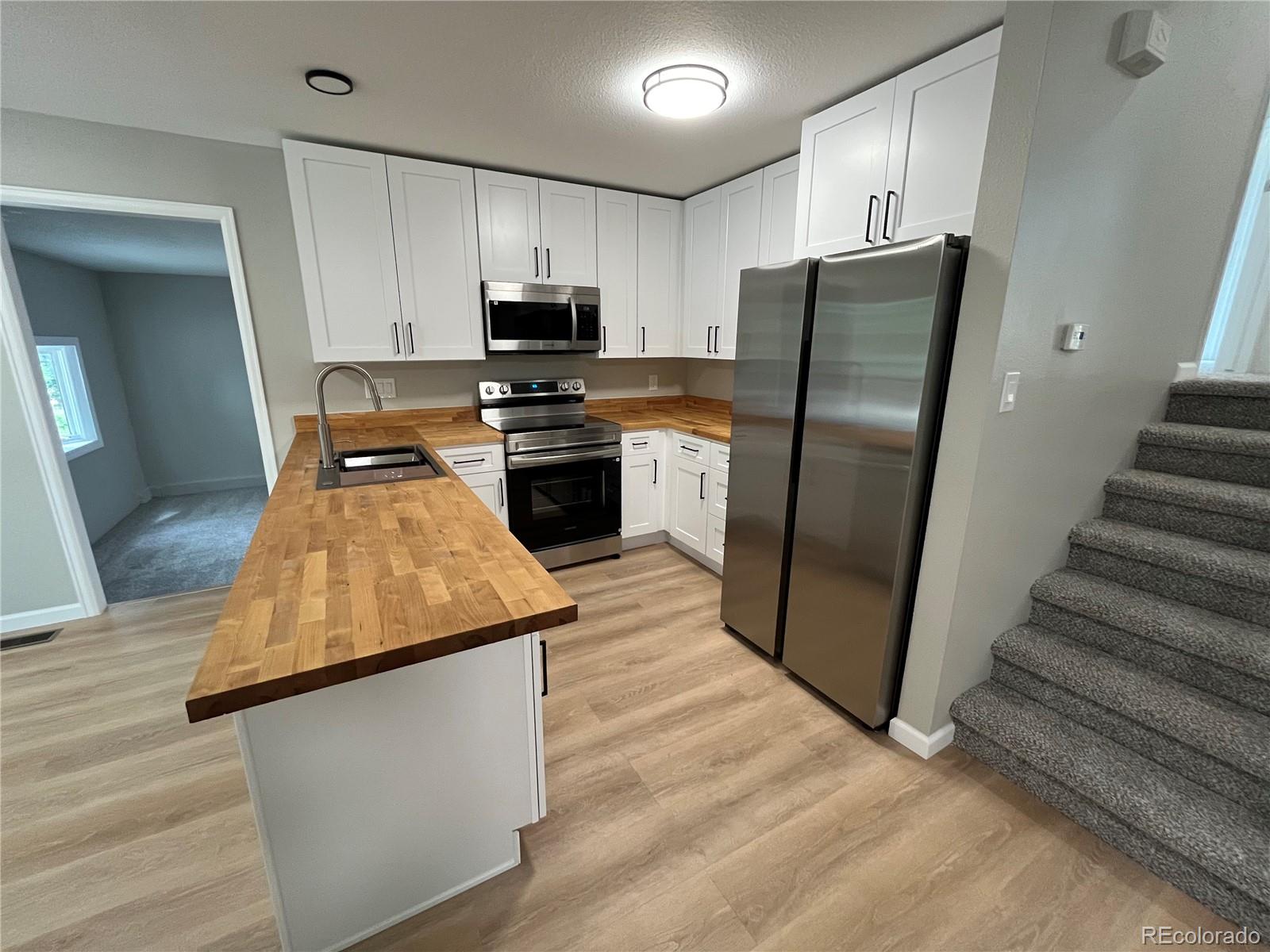 MLS Image #3 for 20672 e batavia drive,aurora, Colorado