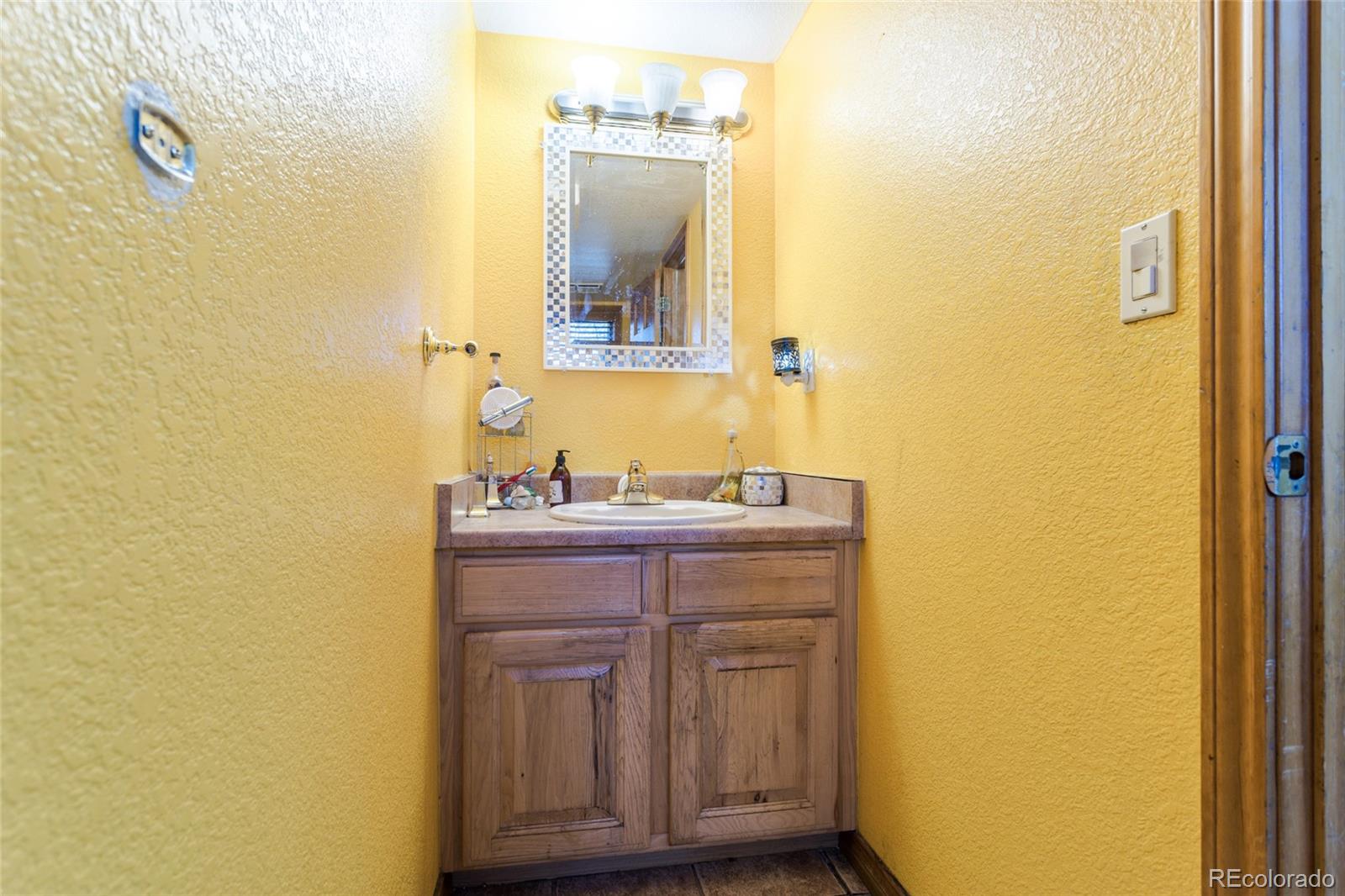 MLS Image #12 for 1095 s fulton street,denver, Colorado