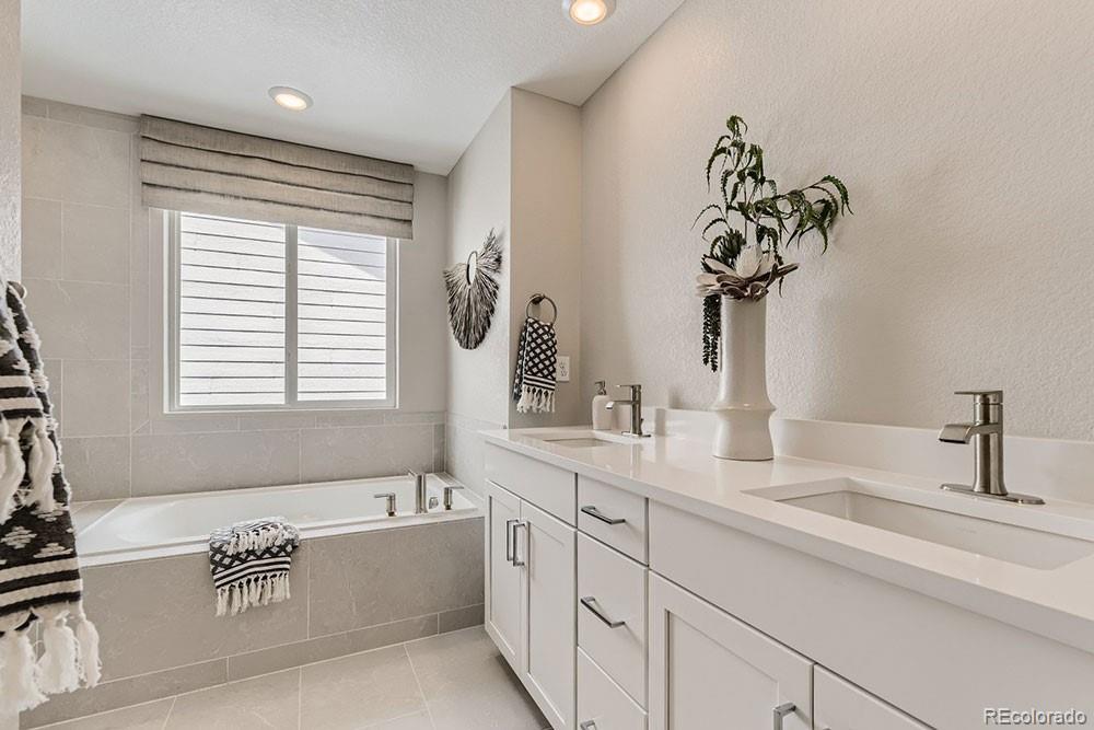 MLS Image #4 for 3231 n elk way,aurora, Colorado
