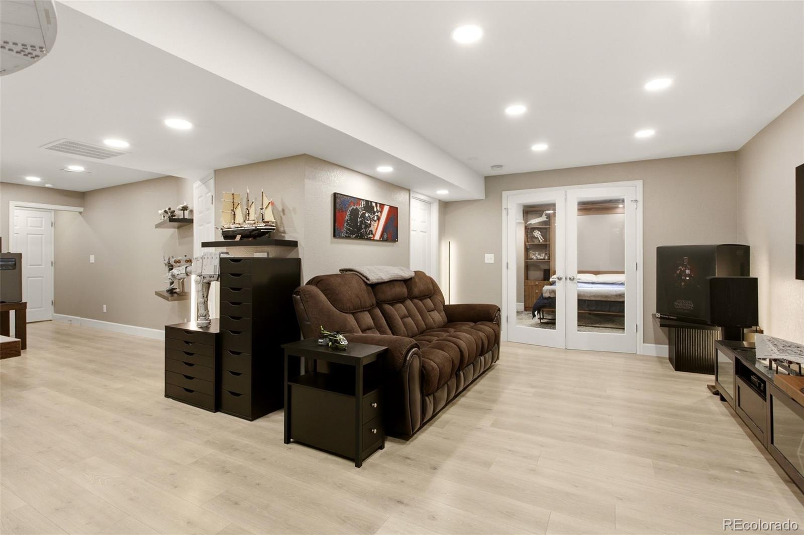MLS Image #24 for 6567 n ceylon street,denver, Colorado