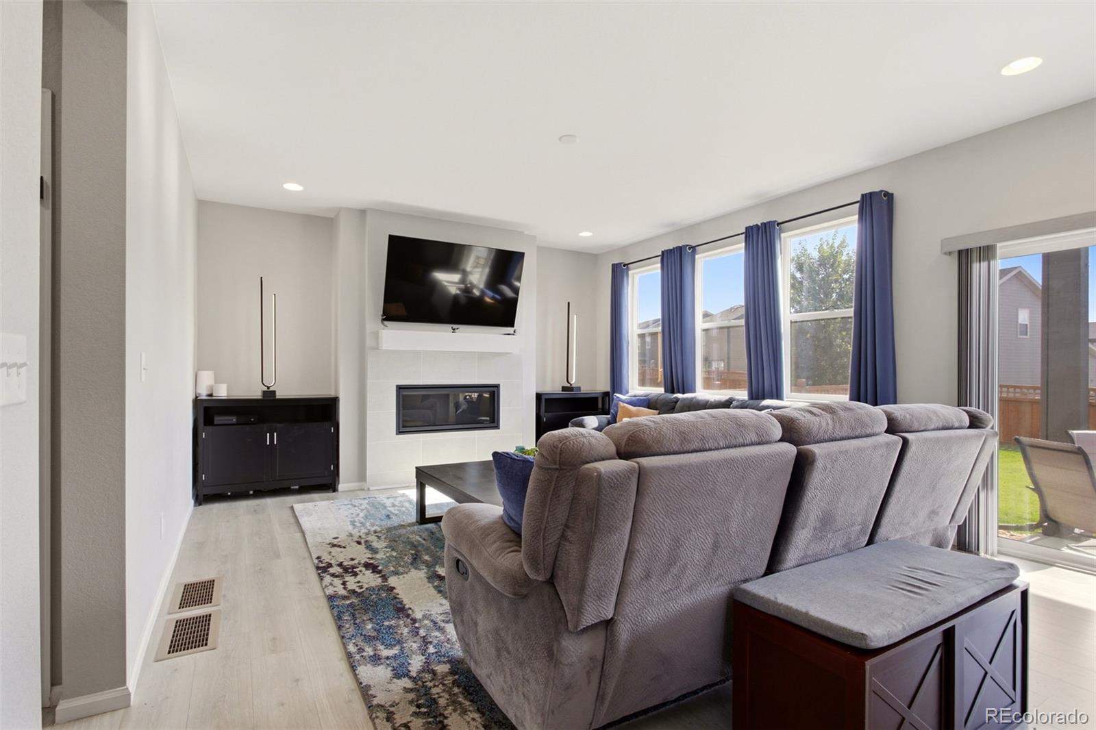 MLS Image #4 for 6567 n ceylon street,denver, Colorado
