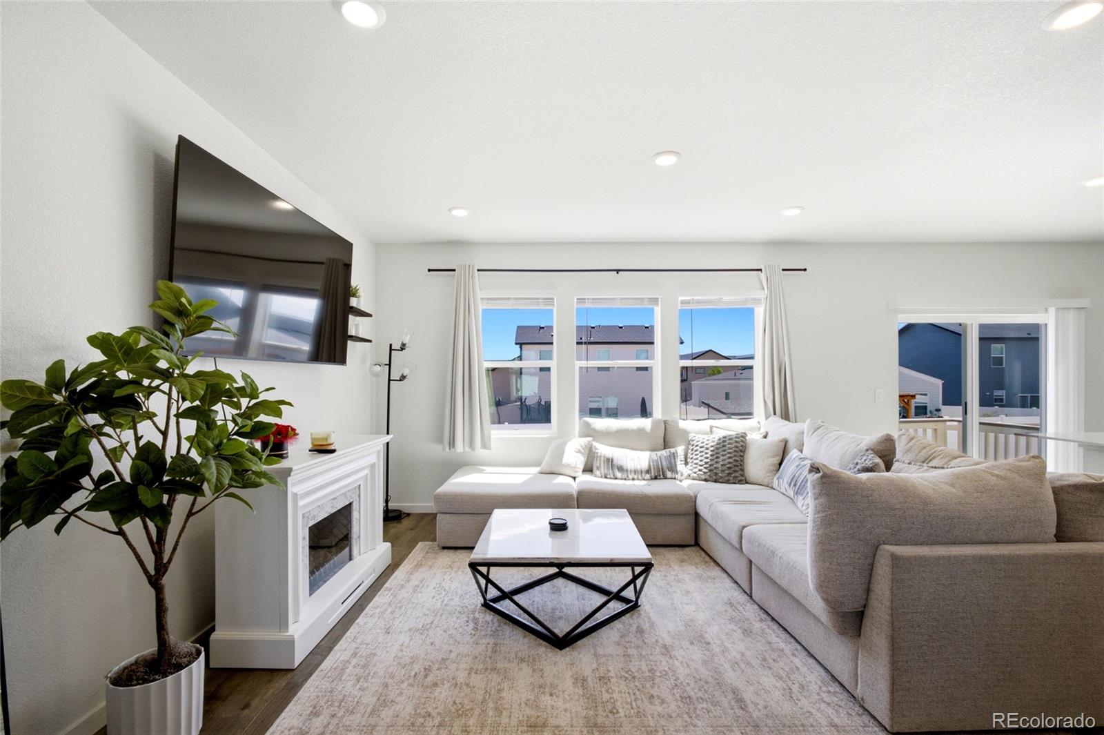 MLS Image #10 for 3720  kenai street,evans, Colorado