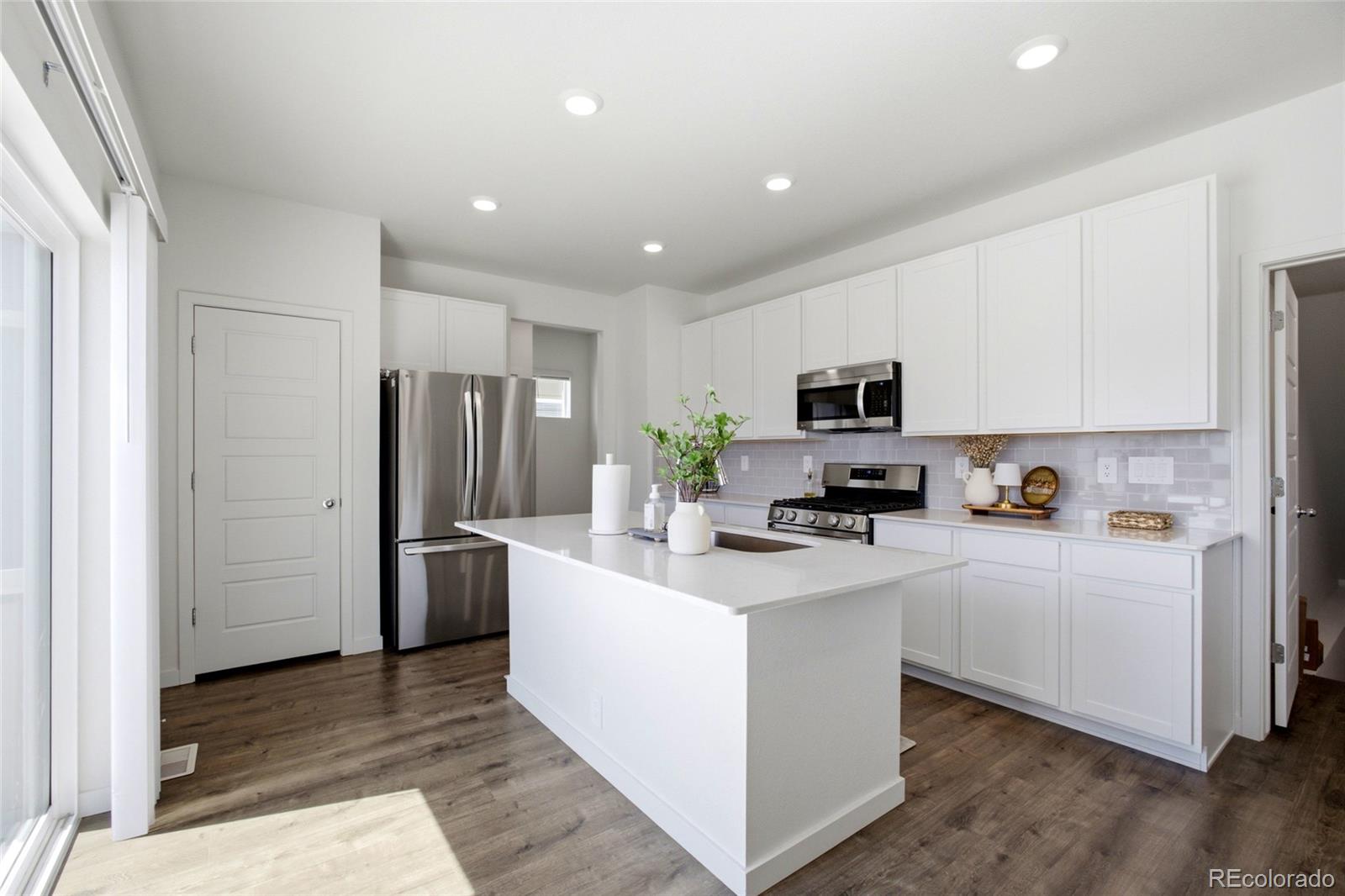 MLS Image #5 for 3720  kenai street,evans, Colorado