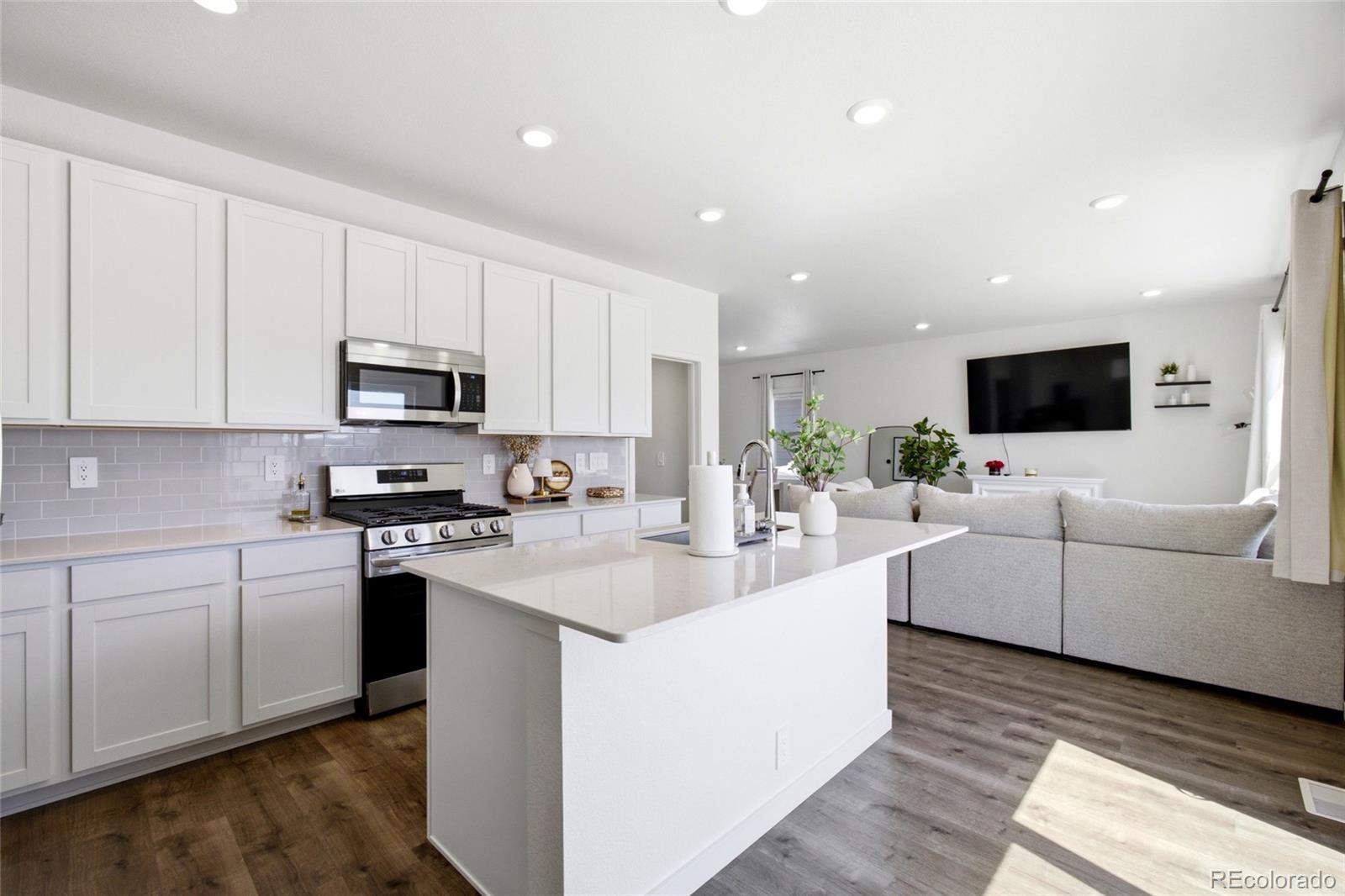 MLS Image #6 for 3720  kenai street,evans, Colorado