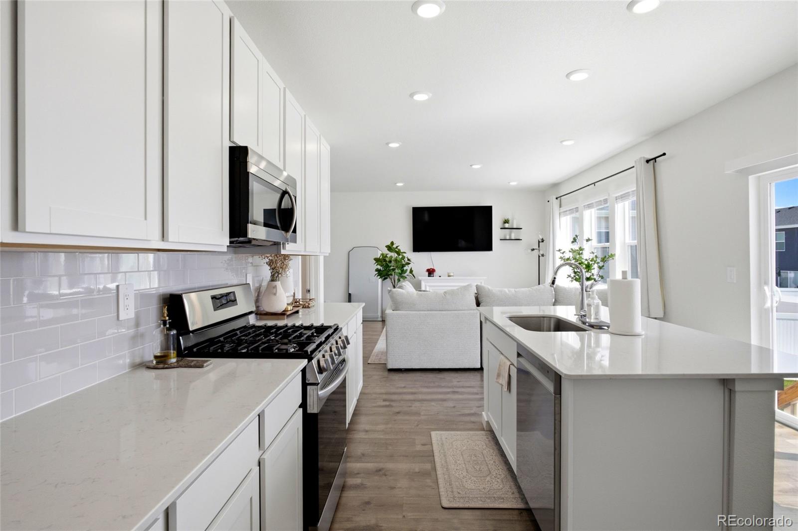 MLS Image #7 for 3720  kenai street,evans, Colorado
