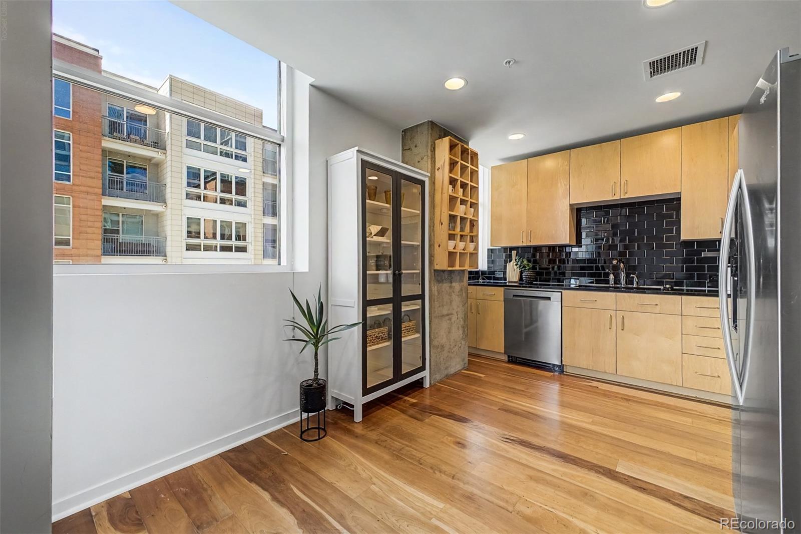 MLS Image #10 for 1700  bassett street,denver, Colorado