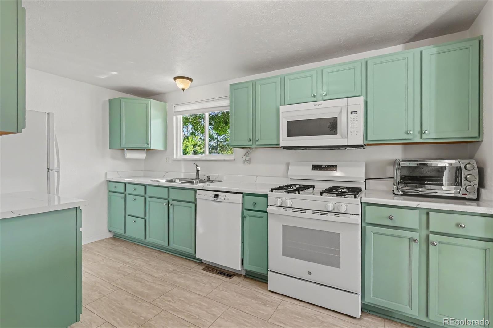 MLS Image #13 for 6209 w 95th avenue,westminster, Colorado