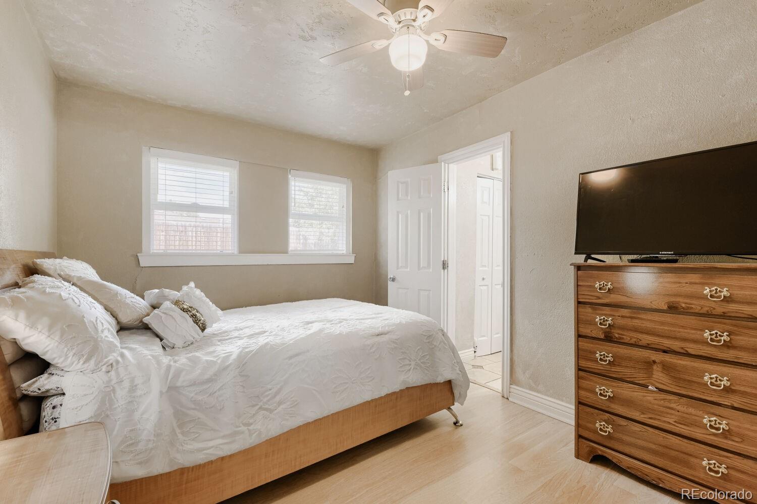 MLS Image #15 for 9390  nagel drive,denver, Colorado