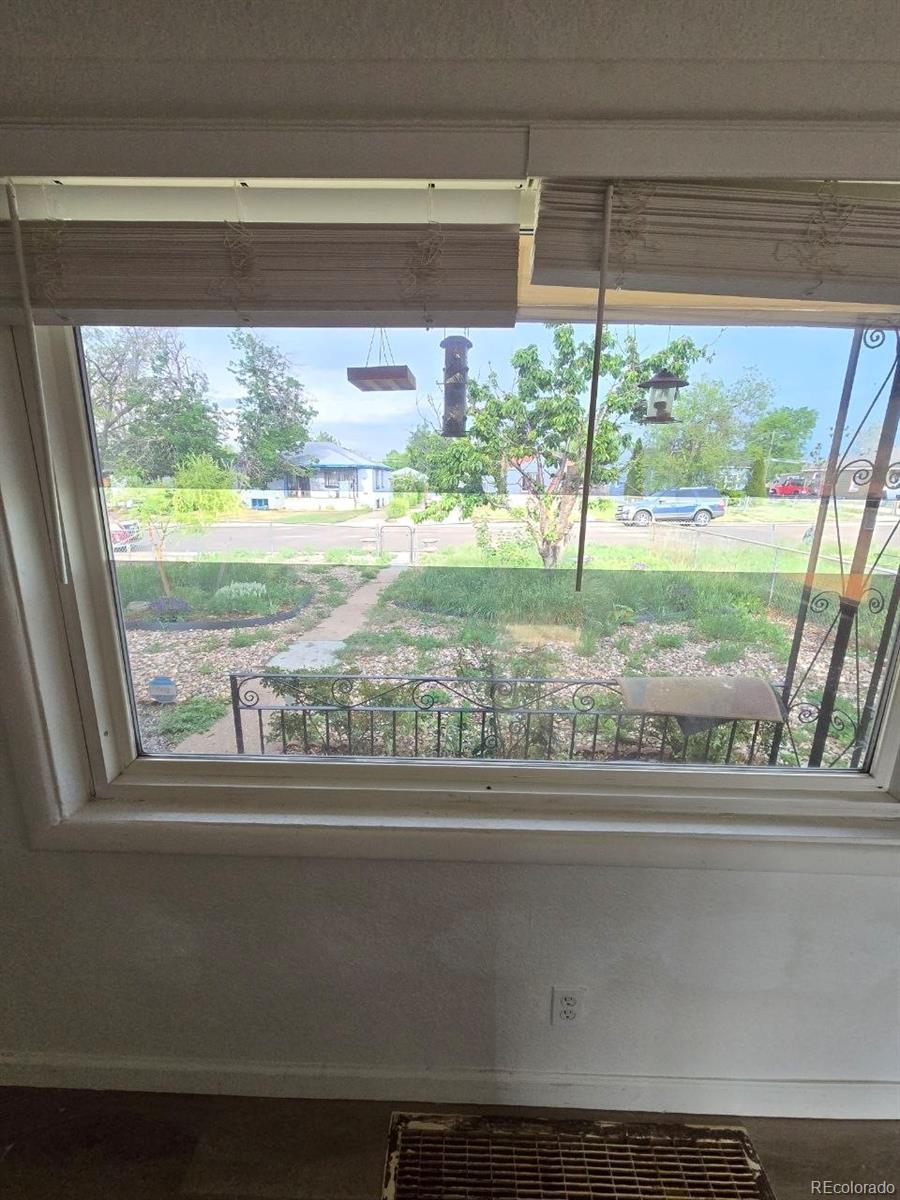 MLS Image #11 for 807 s vrain street,denver, Colorado