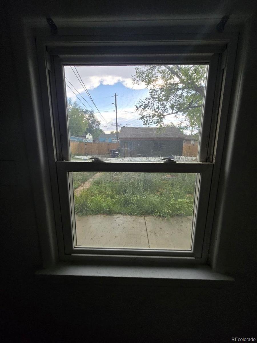 MLS Image #12 for 807 s vrain street,denver, Colorado