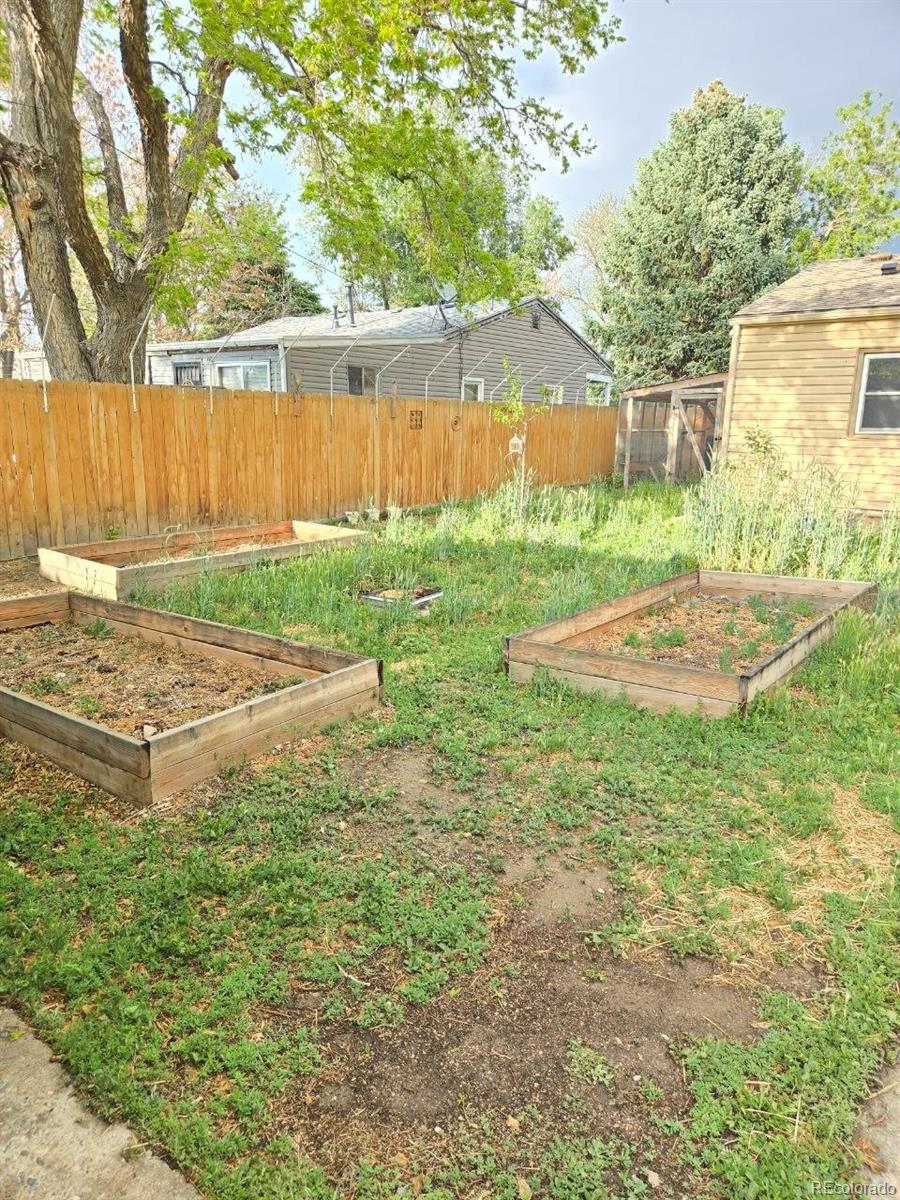 MLS Image #14 for 807 s vrain street,denver, Colorado