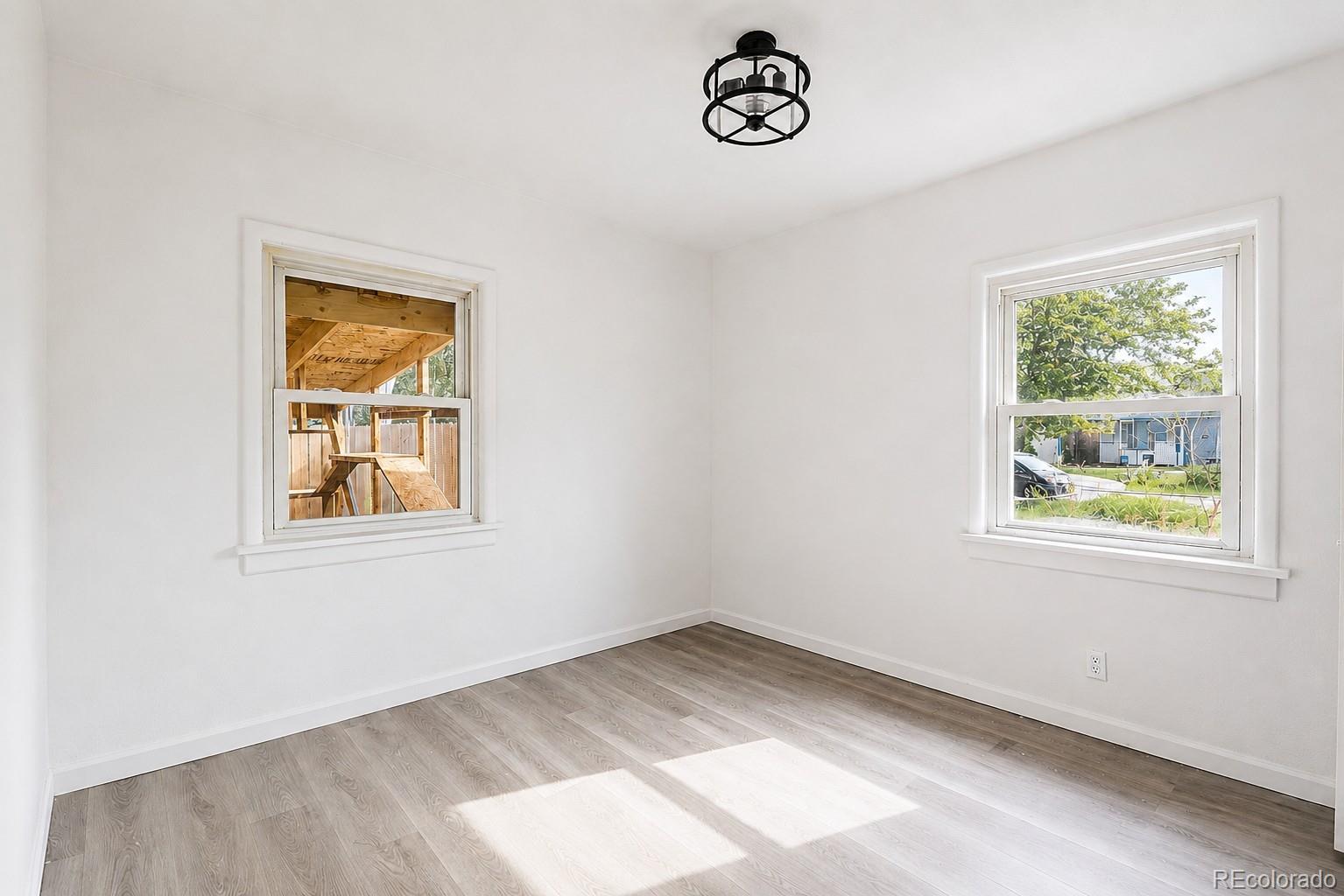 MLS Image #15 for 807 s vrain street,denver, Colorado