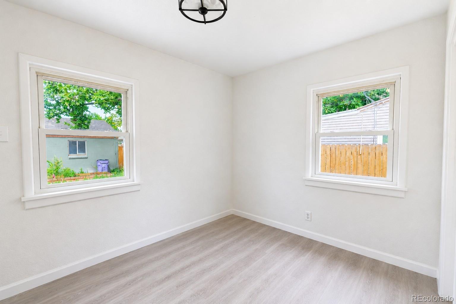 MLS Image #17 for 807 s vrain street,denver, Colorado