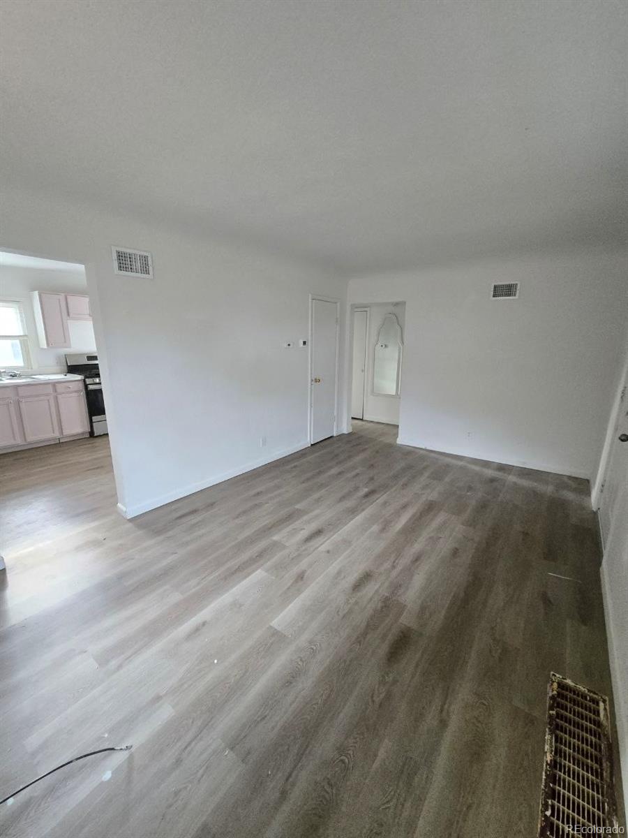 MLS Image #6 for 807 s vrain street,denver, Colorado