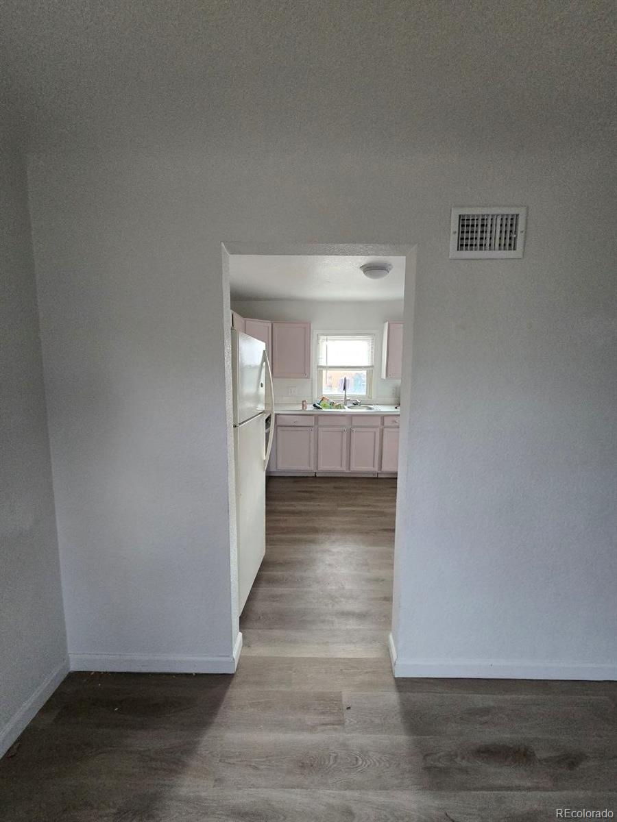 MLS Image #7 for 807 s vrain street,denver, Colorado