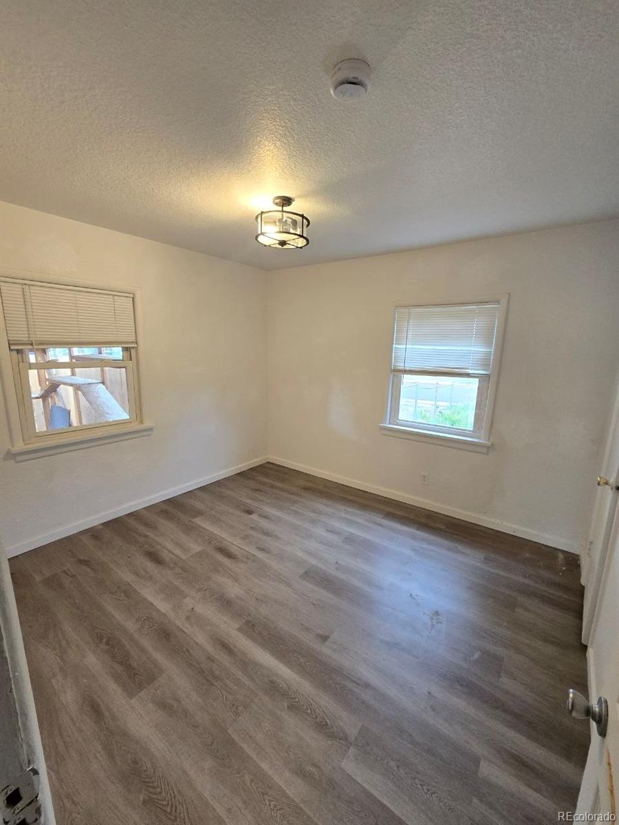 MLS Image #8 for 807 s vrain street,denver, Colorado