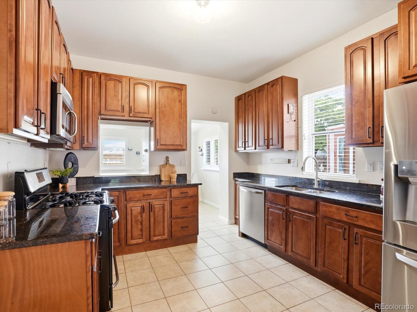 MLS Image #12 for 555 s lincoln street,denver, Colorado