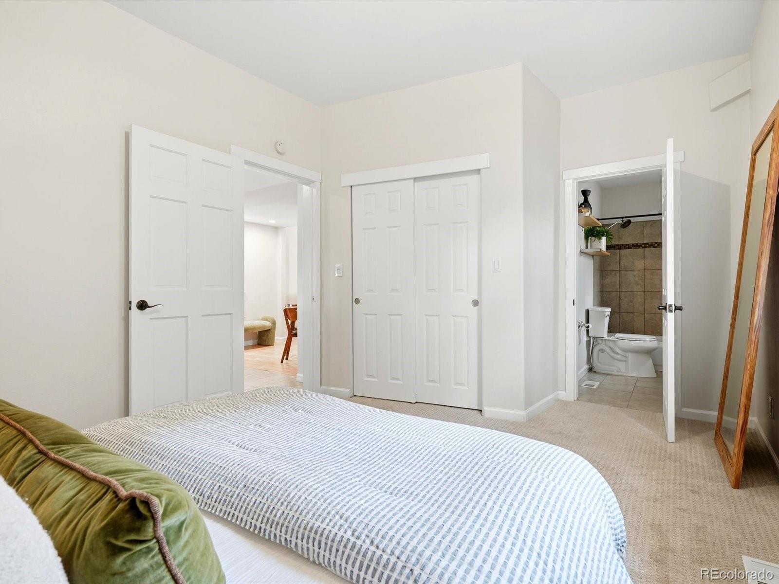 MLS Image #18 for 555 s lincoln street,denver, Colorado