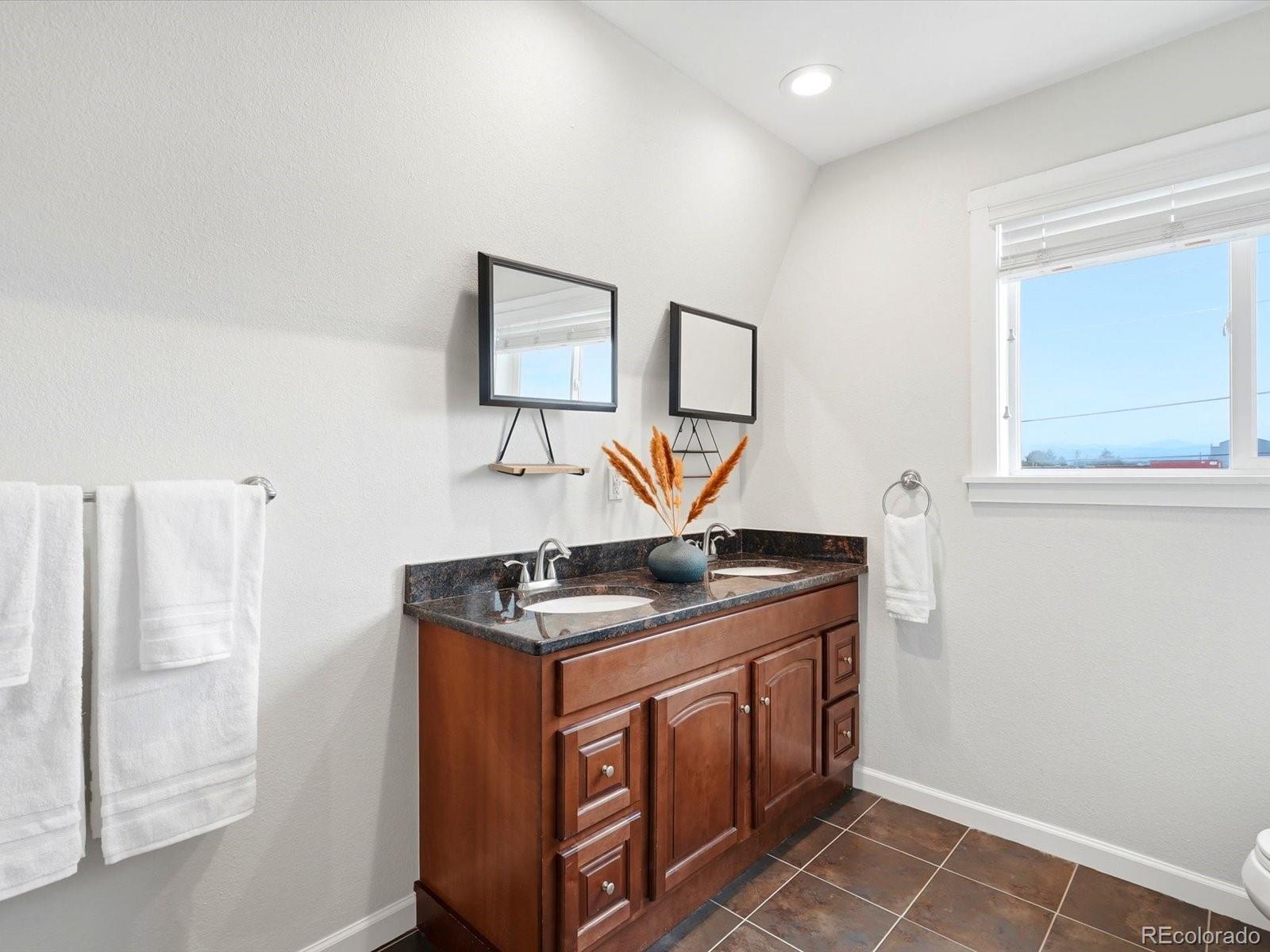 MLS Image #23 for 555 s lincoln street,denver, Colorado