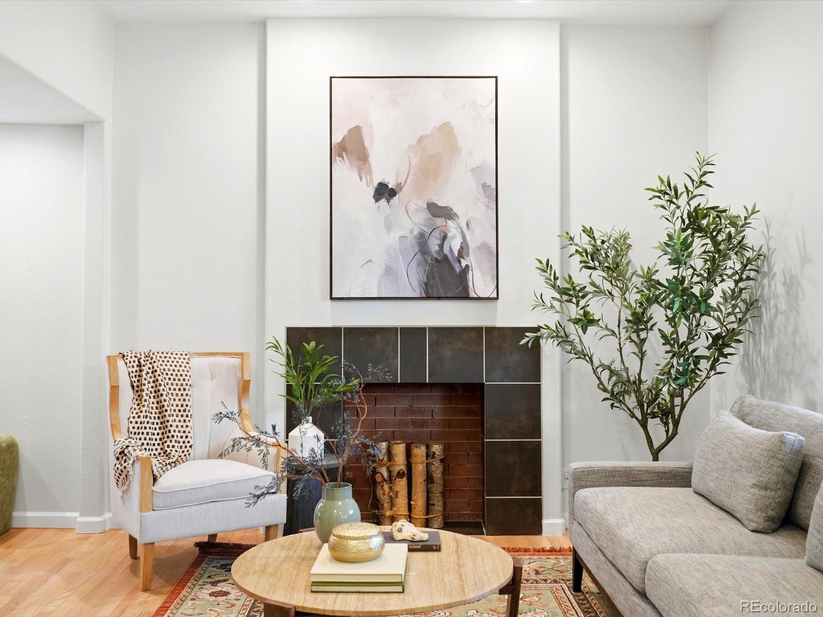 MLS Image #3 for 555 s lincoln street,denver, Colorado