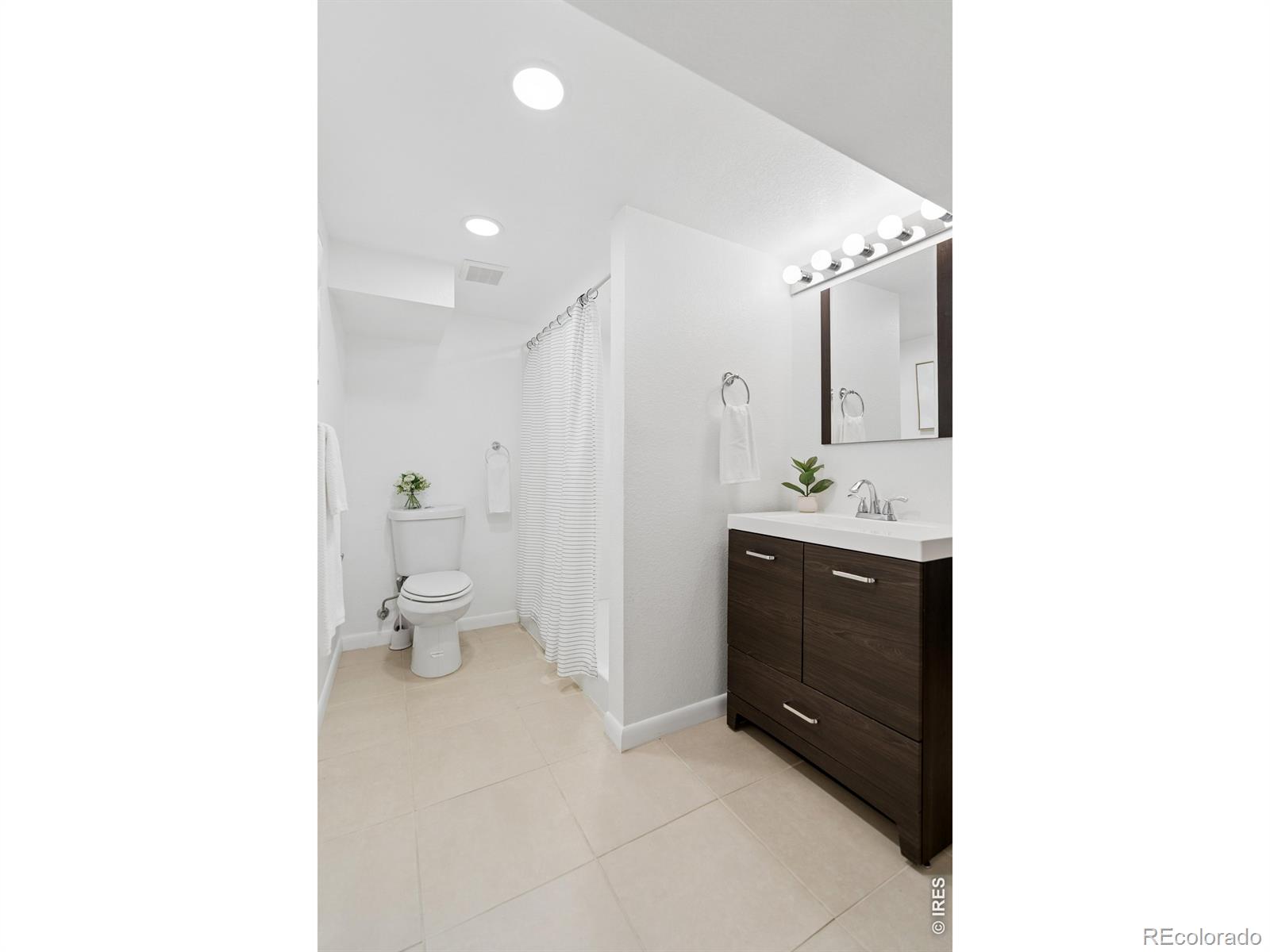 MLS Image #27 for 3045 n columbine street,denver, Colorado