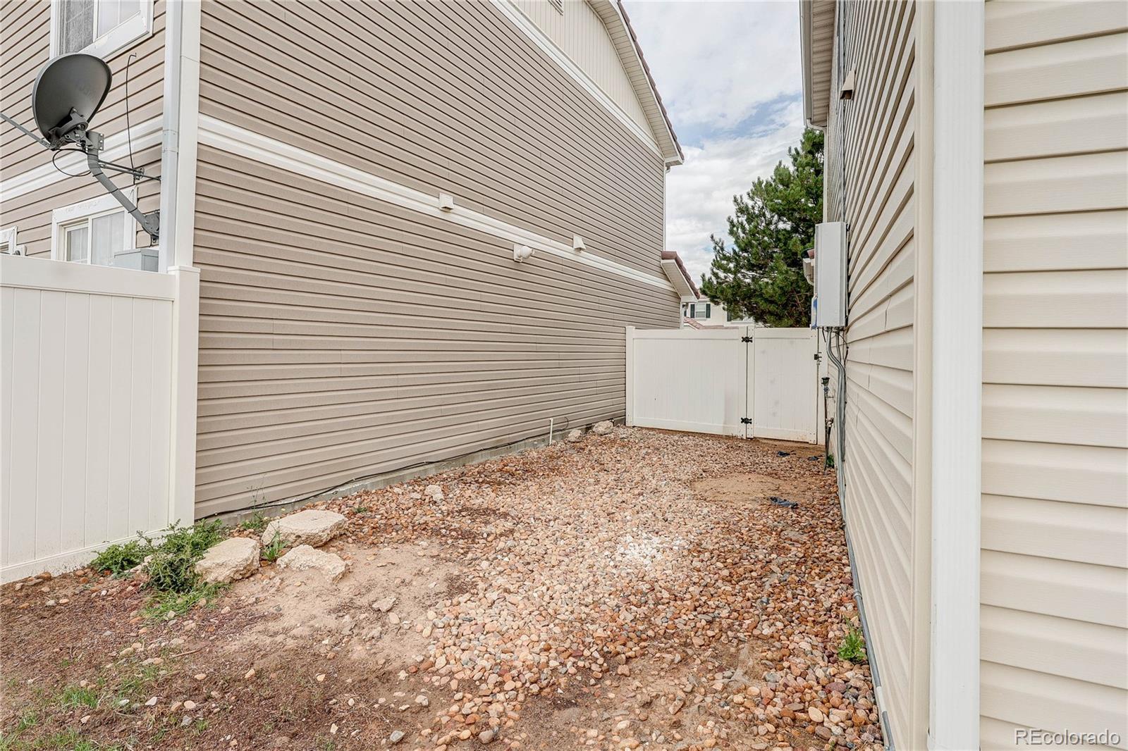 MLS Image #12 for 21316 e 55th place,denver, Colorado