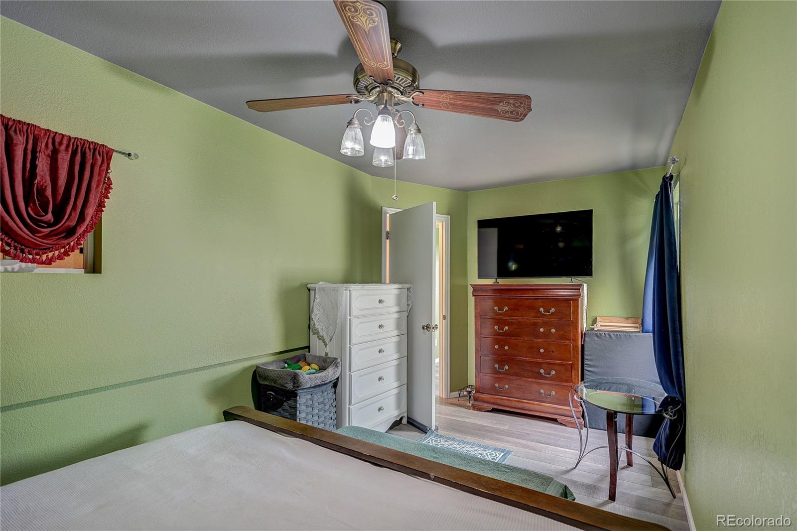 MLS Image #19 for 21316 e 55th place,denver, Colorado
