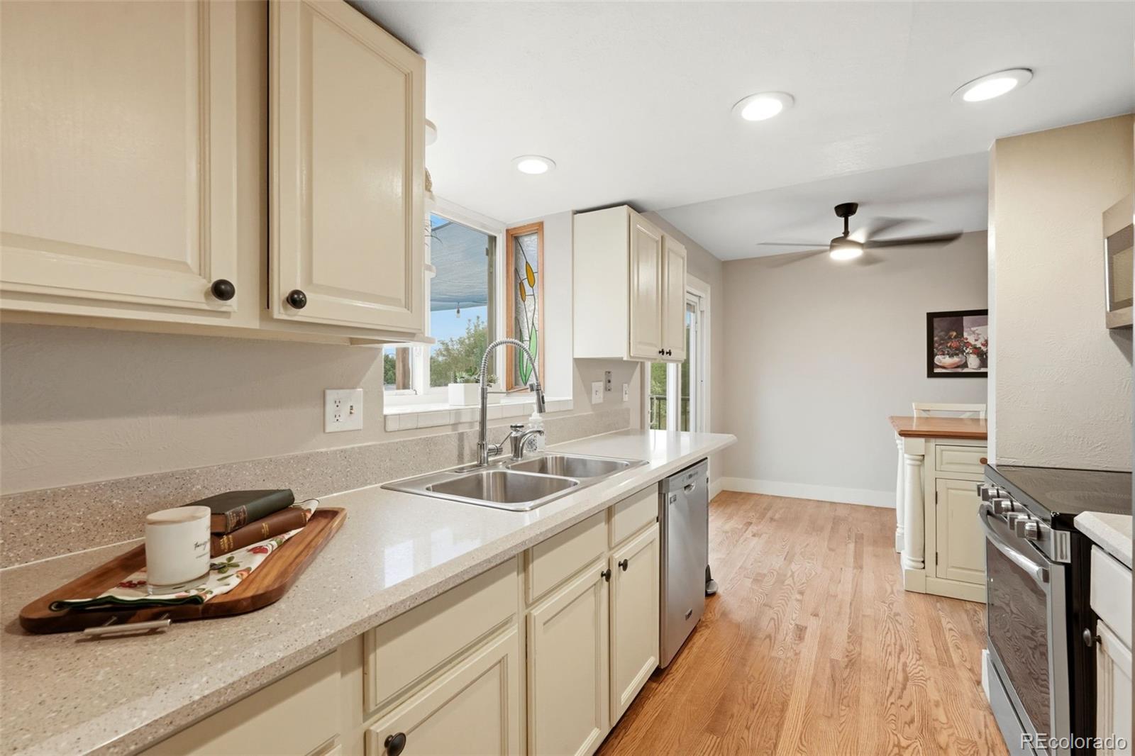 MLS Image #10 for 11425 w powers avenue,littleton, Colorado