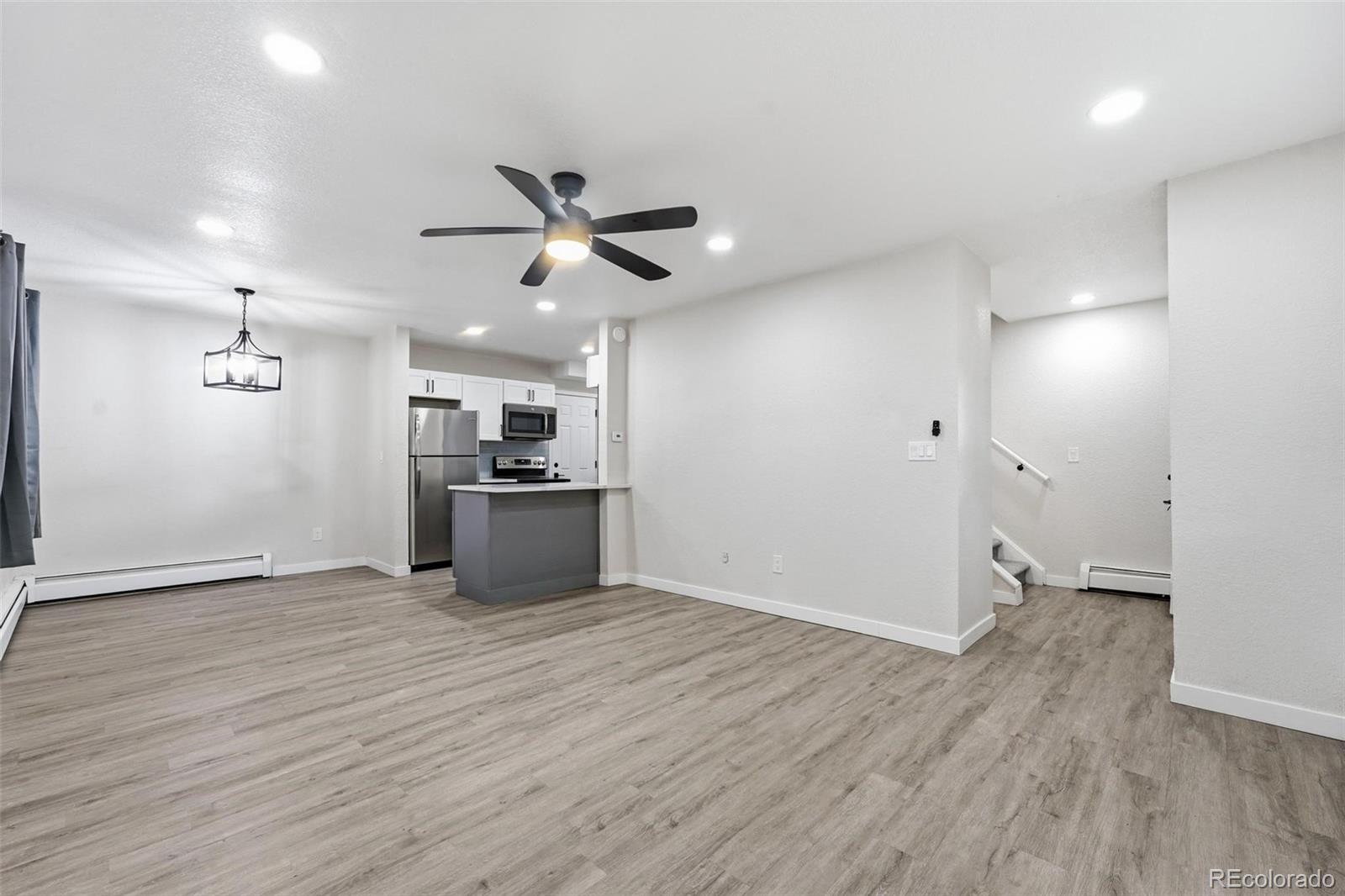 MLS Image #7 for 92 n newark street,aurora, Colorado