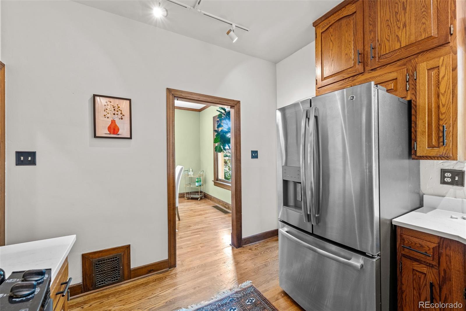 MLS Image #15 for 833 n marion street,denver, Colorado