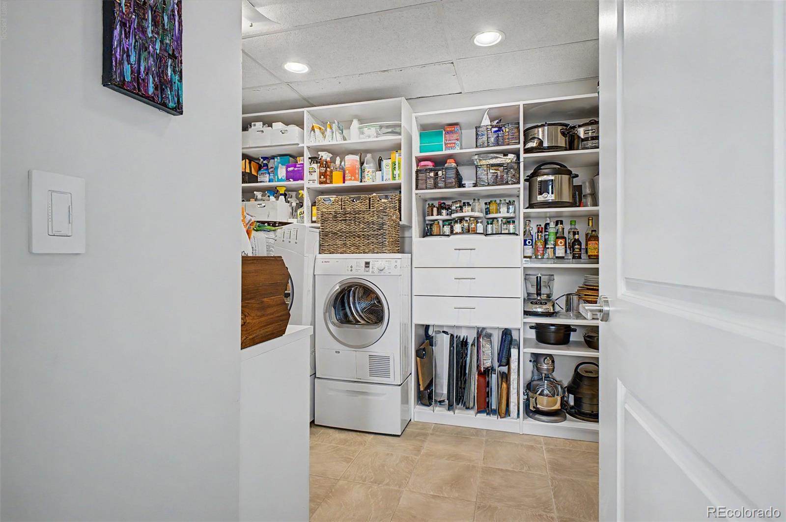 MLS Image #11 for 2001  lincoln street,denver, Colorado