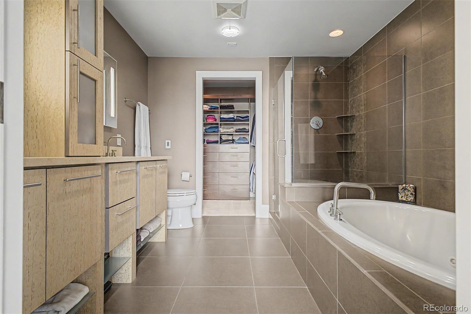 MLS Image #20 for 2001  lincoln street,denver, Colorado