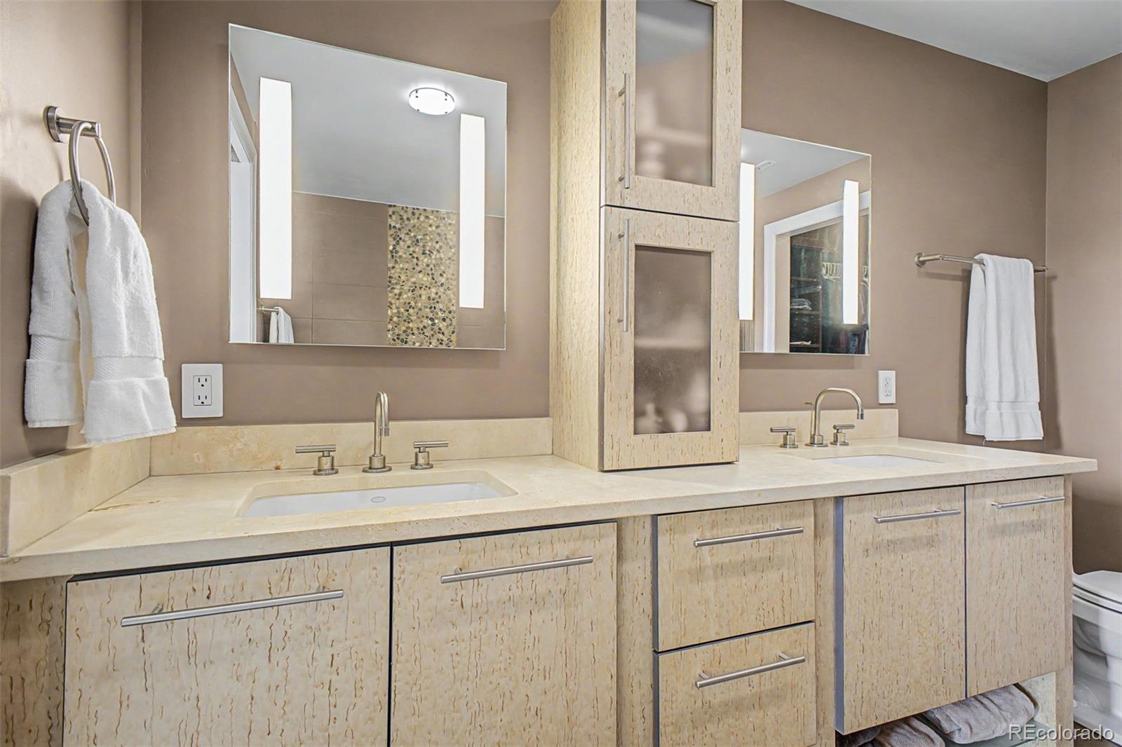 MLS Image #21 for 2001  lincoln street,denver, Colorado