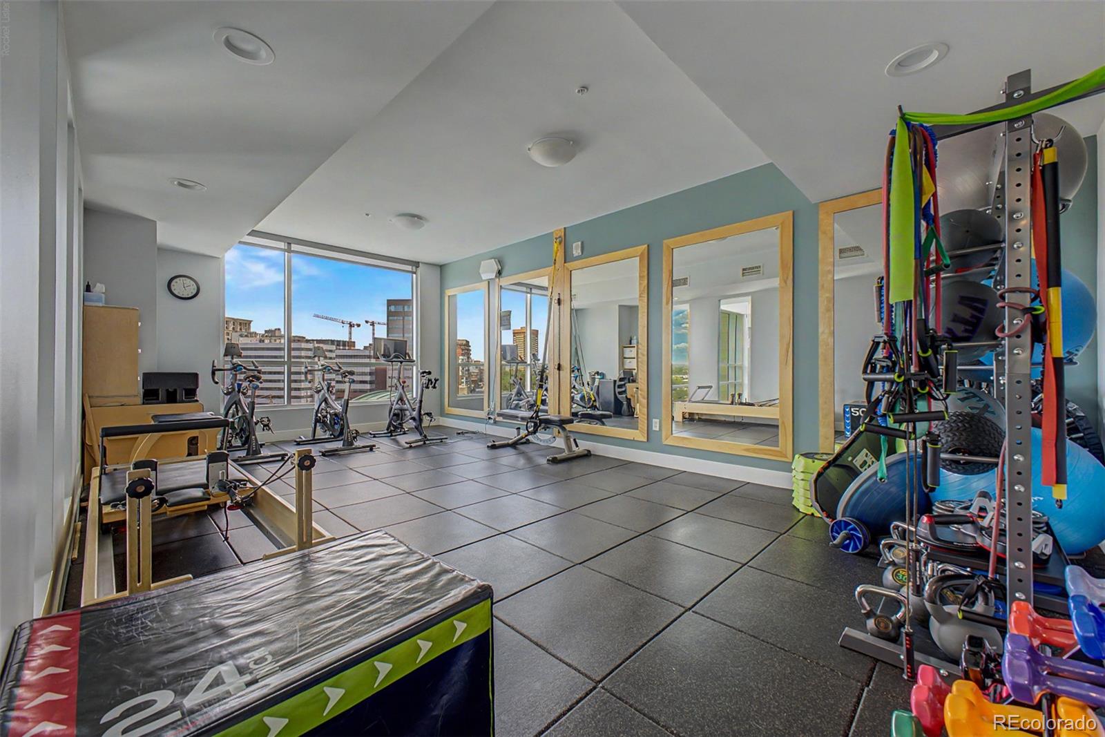 MLS Image #40 for 2001  lincoln street,denver, Colorado