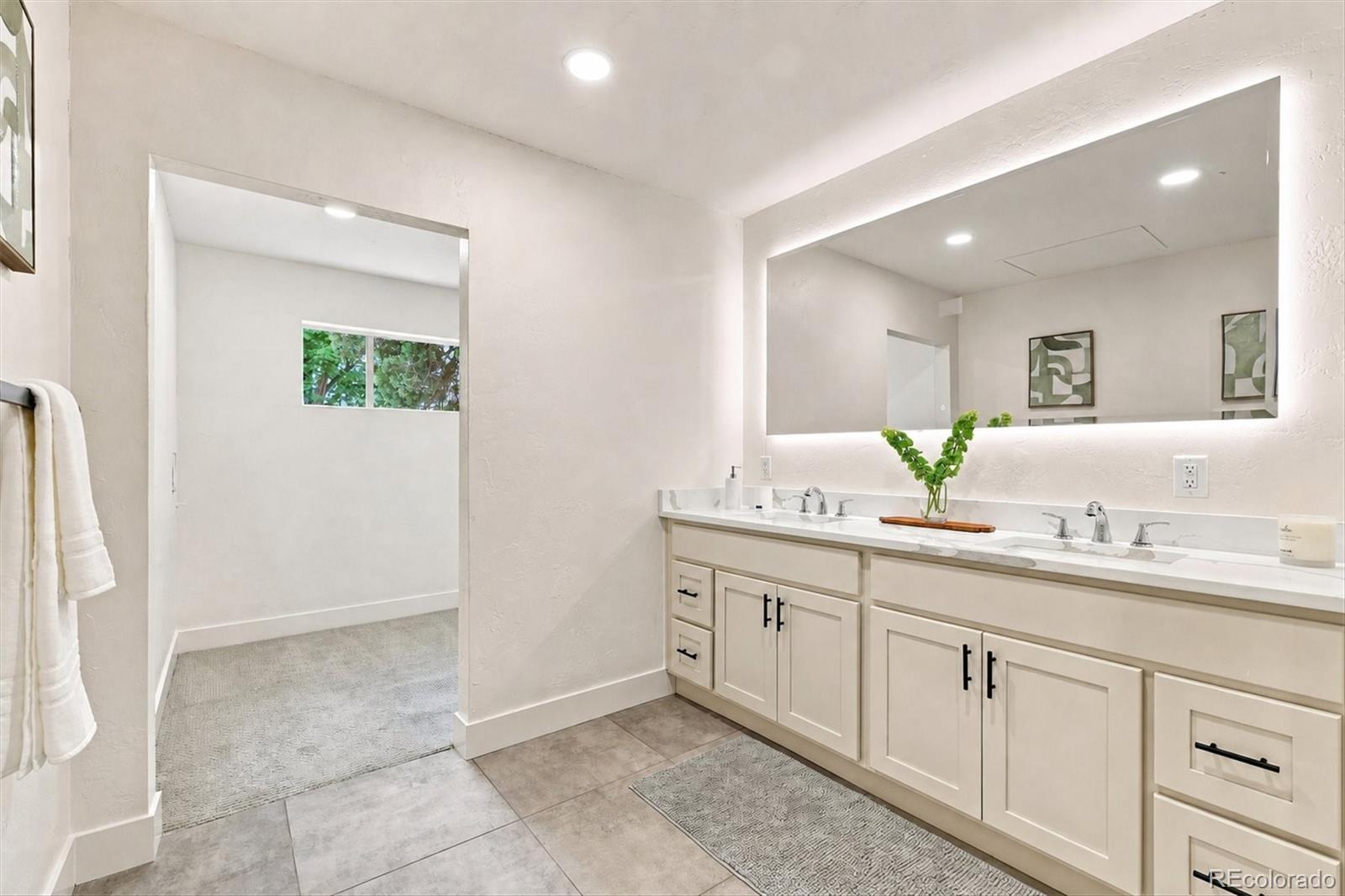 MLS Image #12 for 2850  kearney street,denver, Colorado