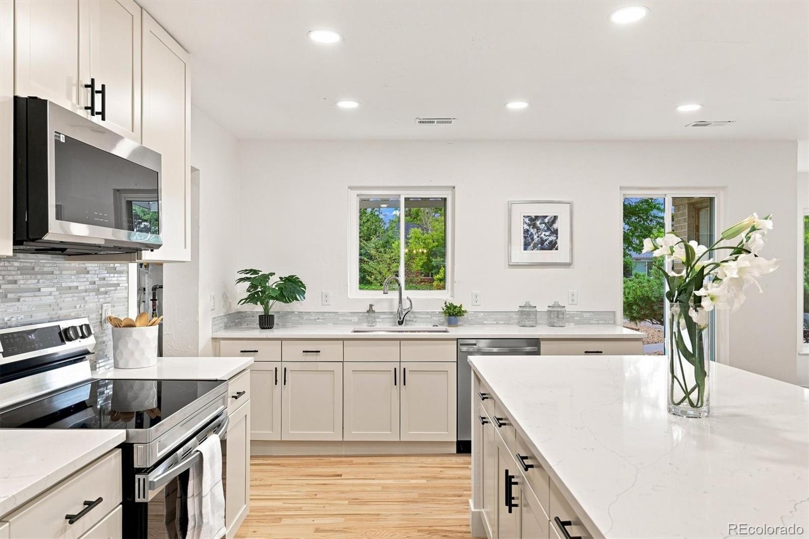 MLS Image #5 for 2850  kearney street,denver, Colorado