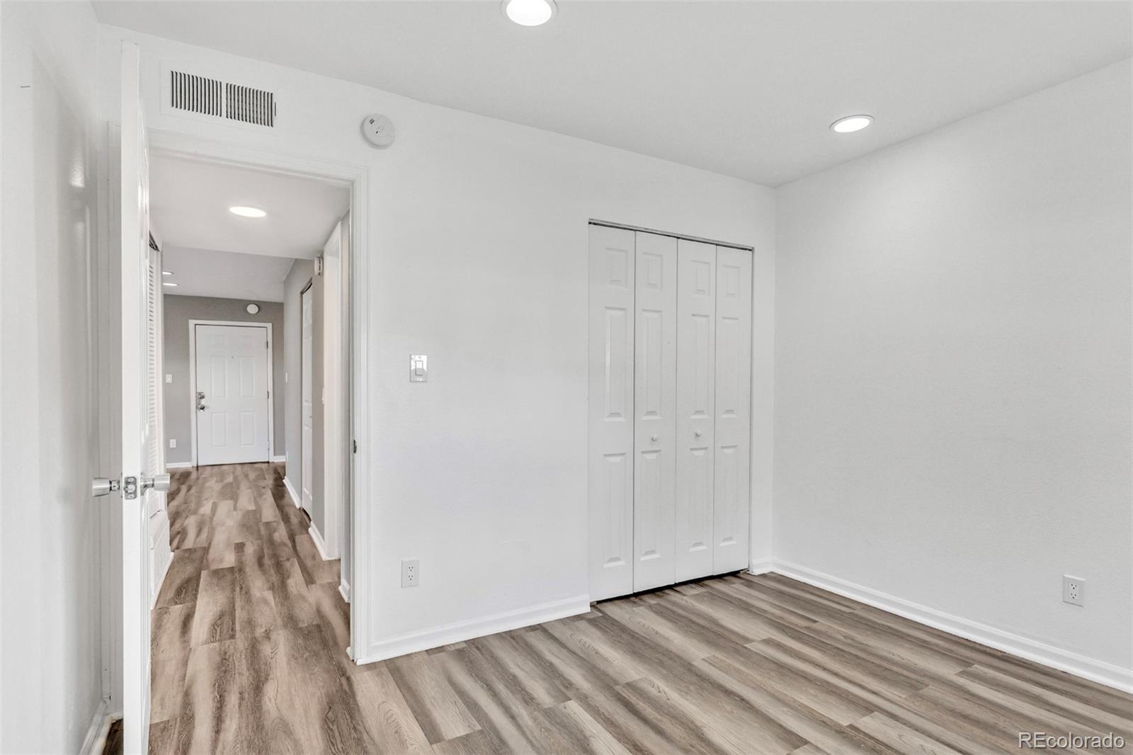 MLS Image #13 for 10211  ura lane,denver, Colorado