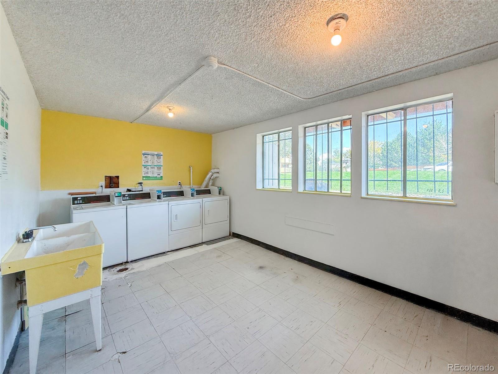 MLS Image #18 for 10211  ura lane,denver, Colorado