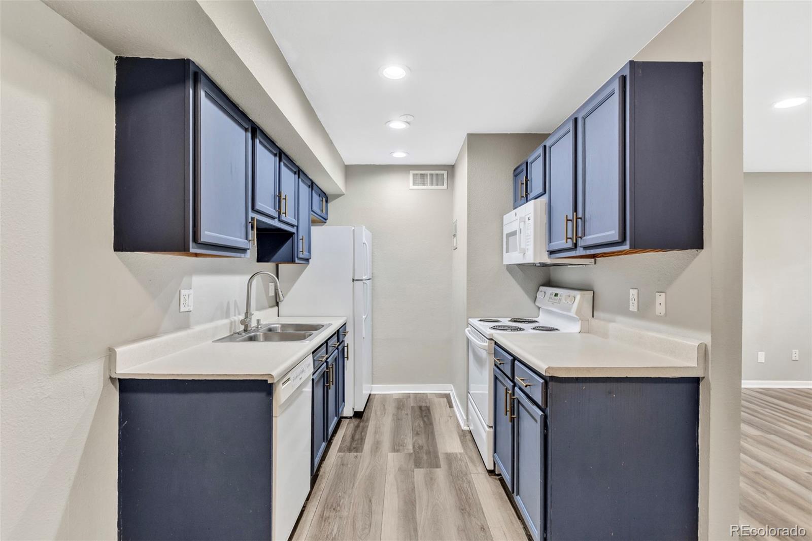 MLS Image #4 for 10211  ura lane,denver, Colorado