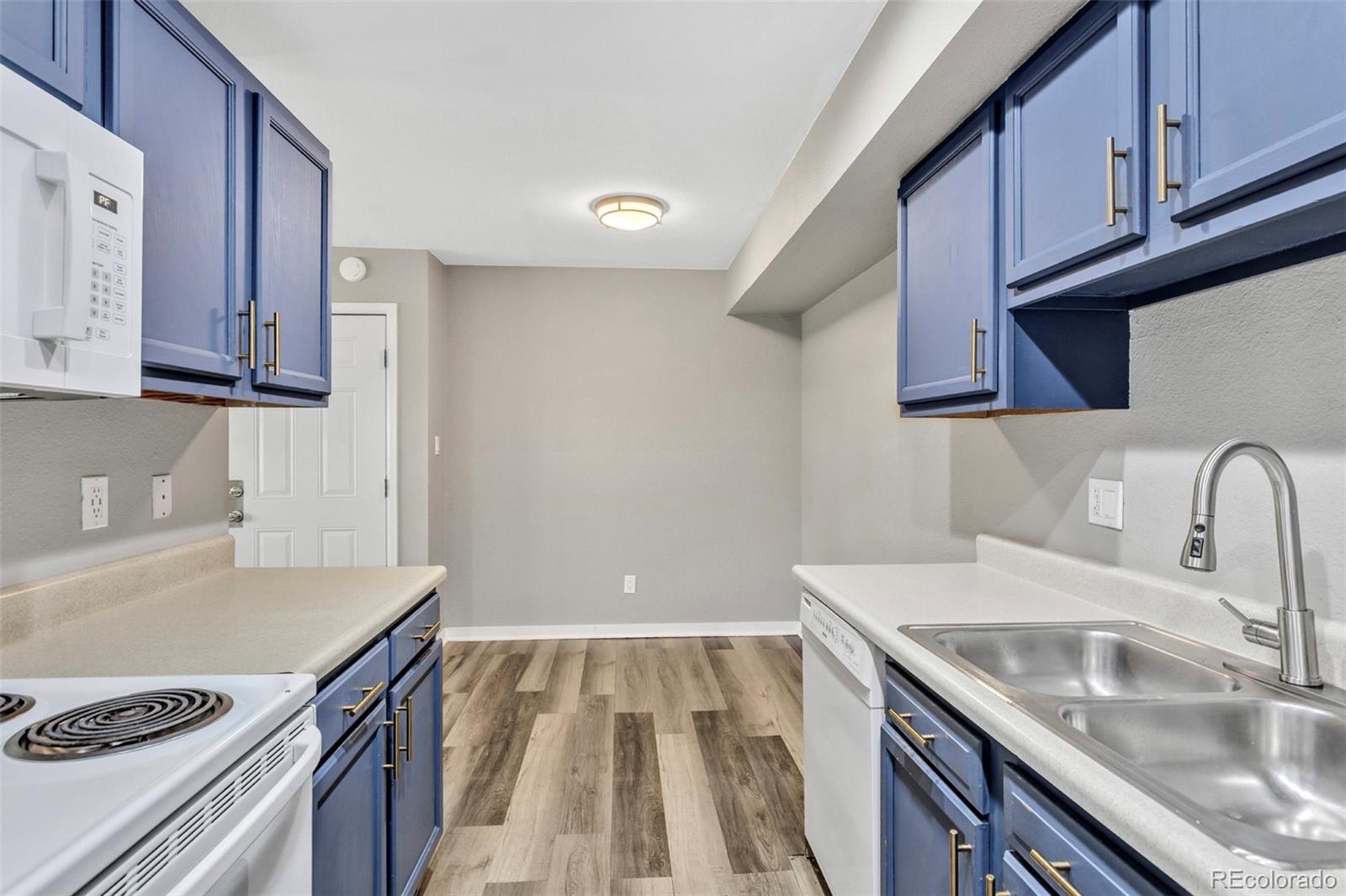 MLS Image #5 for 10211  ura lane,denver, Colorado