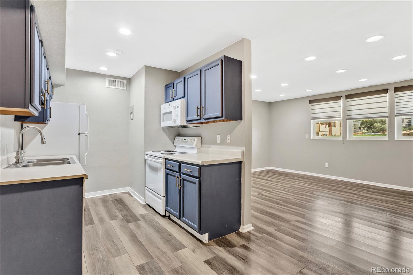 MLS Image #8 for 10211  ura lane,denver, Colorado