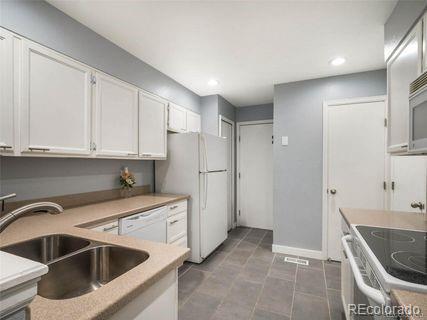 MLS Image #6 for 7370 e florida avenue,denver, Colorado
