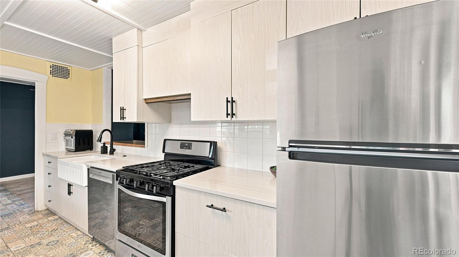 MLS Image #12 for 5037 n saint paul street,denver, Colorado