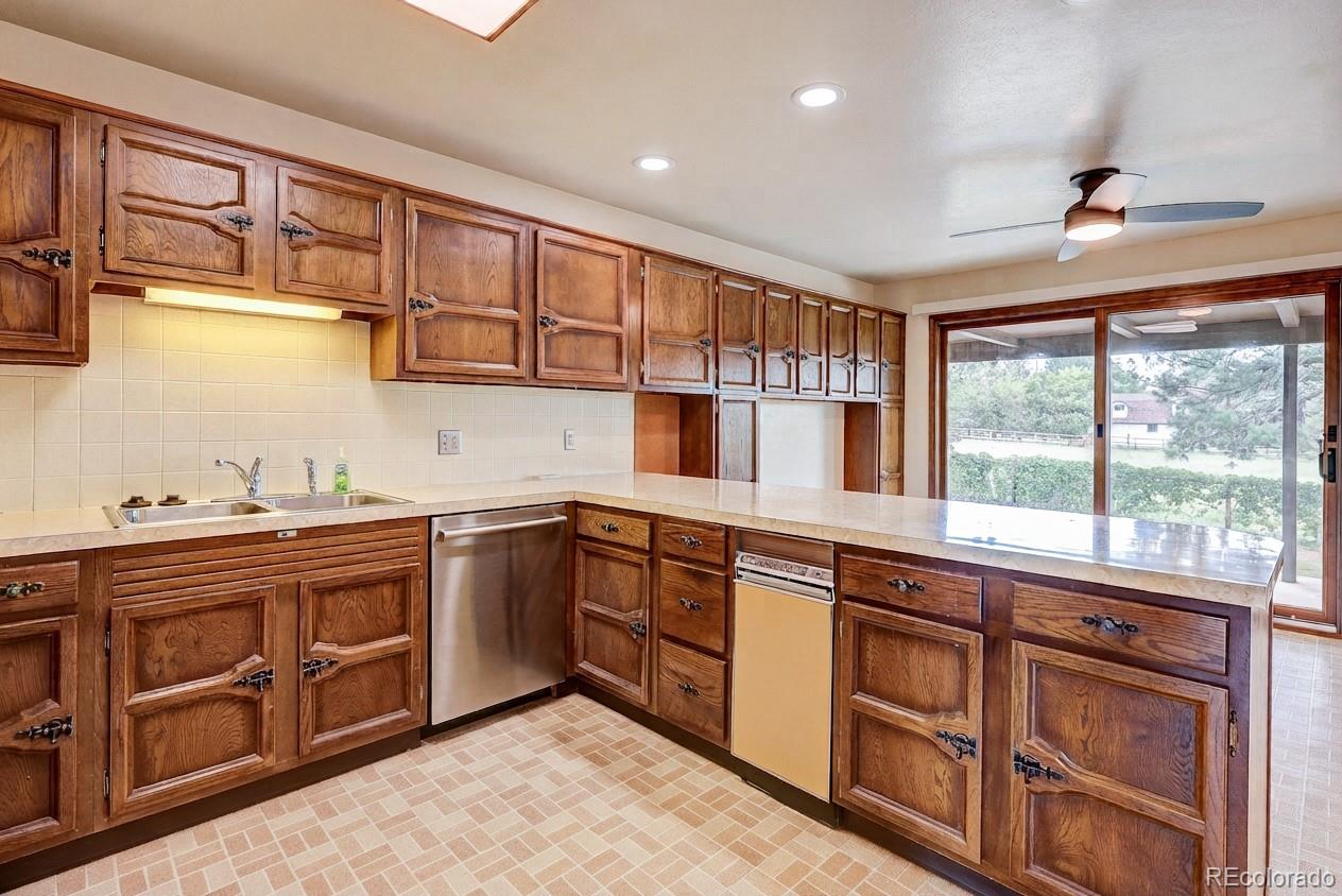 MLS Image #13 for 7070 w pineview drive,littleton, Colorado
