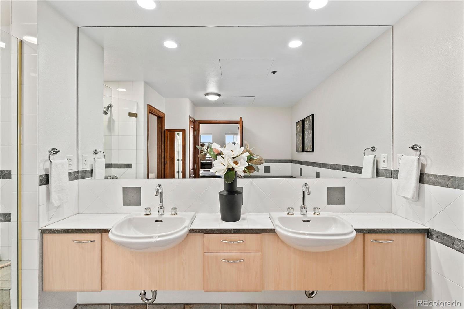 MLS Image #18 for 1499  blake street,denver, Colorado