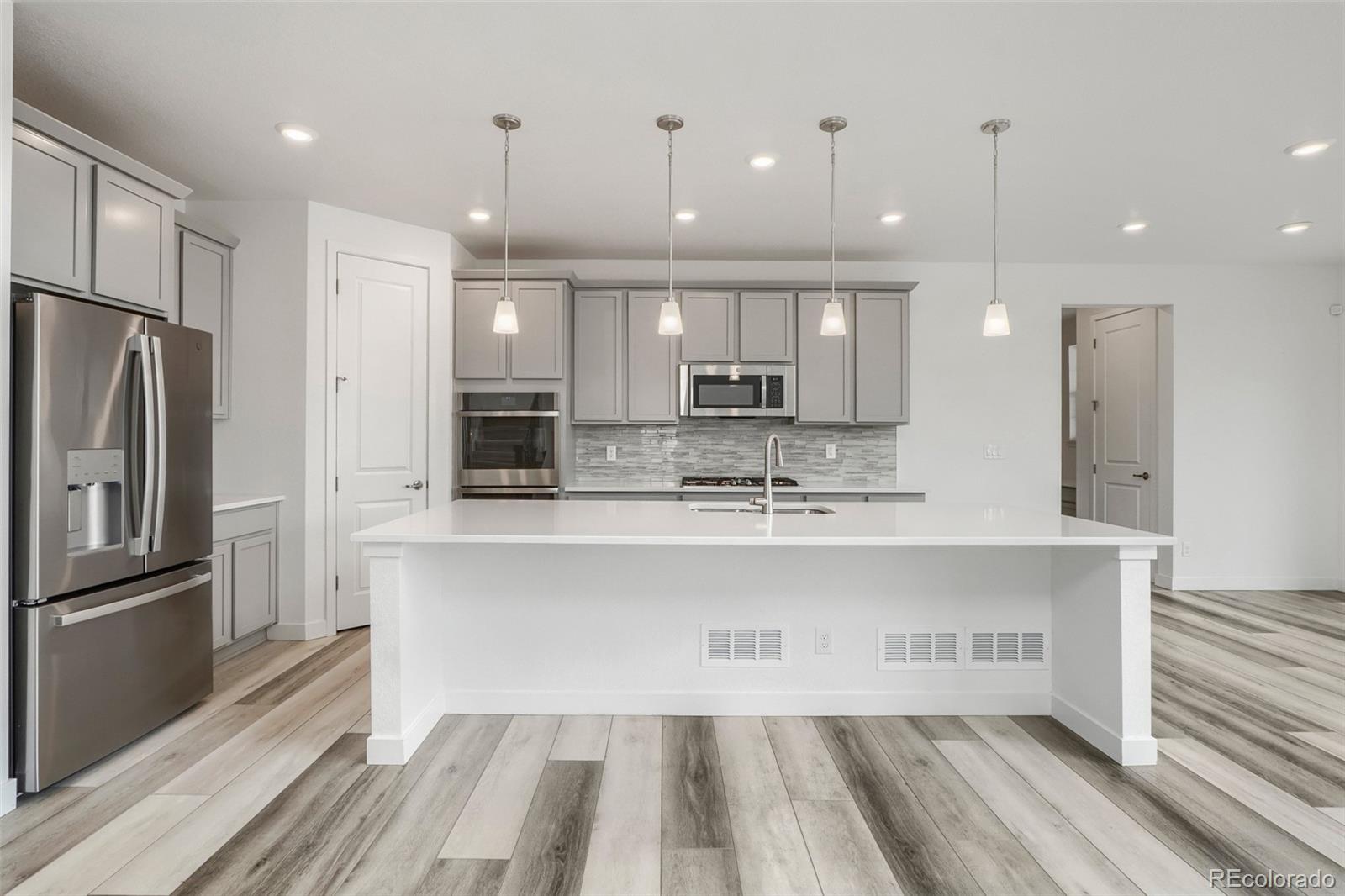 MLS Image #10 for 22523 e piccolo way,aurora, Colorado